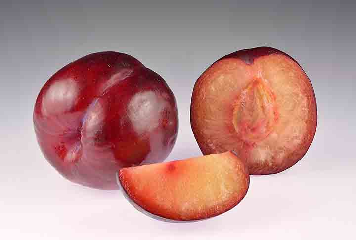 Suas fibras solÃºveis ajudam a reduzir a absorÃ§Ã£o de gorduras no trato digestivo, o que pode levar a uma diminuiÃ§Ã£o dos nÃ­veis de colesterol no sangue. Isso faz da ameixa uma aliada no controle do colesterol ruim (LDL), prevenindo doenÃ§as cardiovasculares.