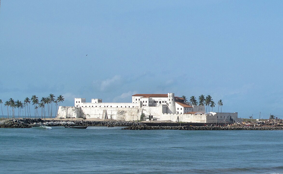 Golfo da Guiné: Na costa oeste da África, abriga importantes recursos petrolíferos e biodiversidade, além de estar no centro de rotas comerciais no Atlântico.
