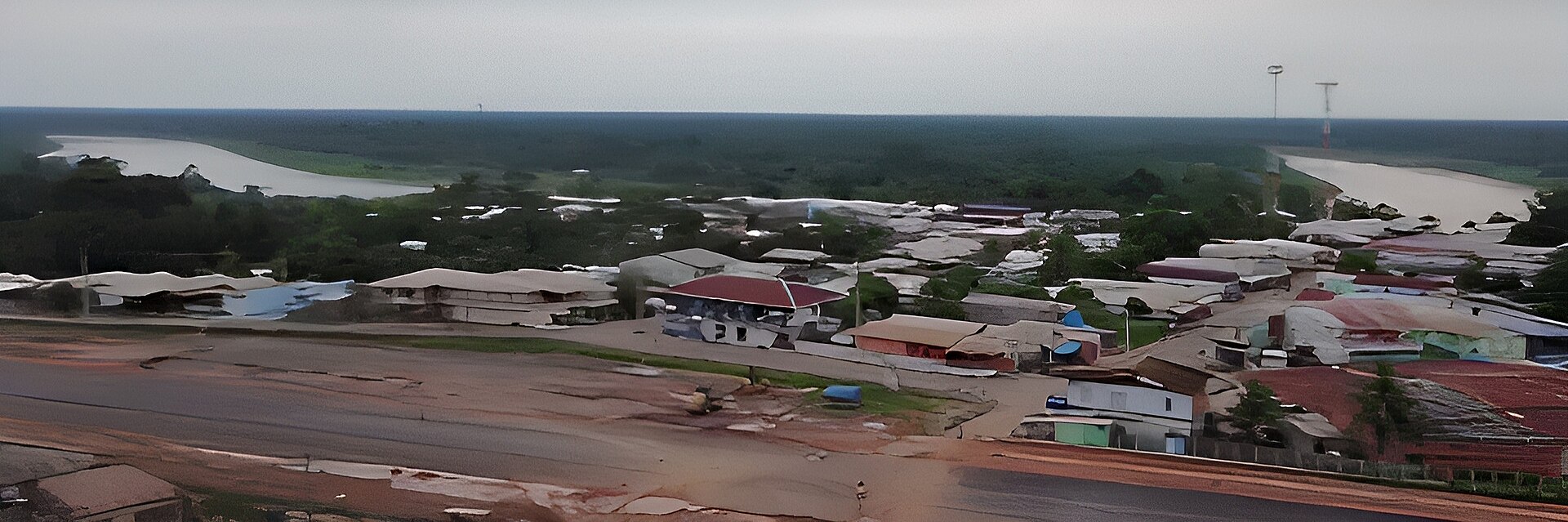 Pauini (AM) - 42,63 pontos -  Localizada no interior do Amazonas, enfrenta dificuldades de logística. Serviços de educação e saúde mal estruturados. Economia baseada em atividades de subsistência.