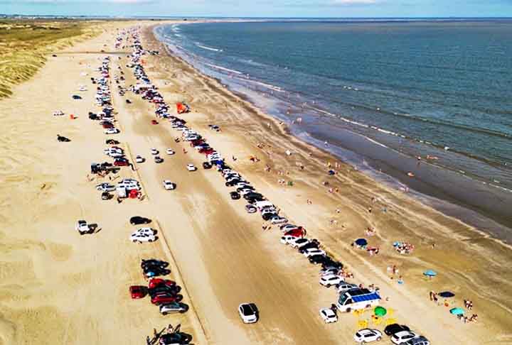 Orlas gigantescas: brasil tem a maior praia do planeta