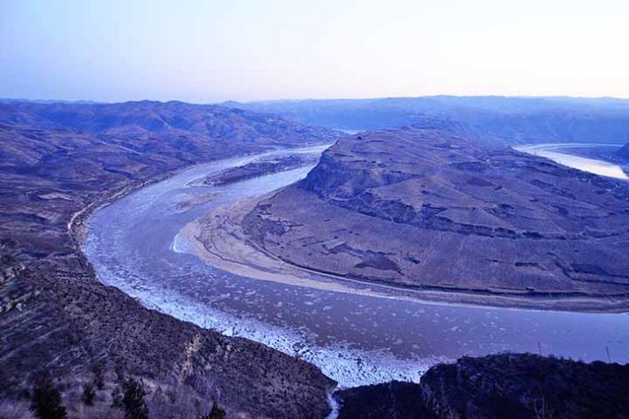 Curvatura de Qiankun no Condado de Yonghe - Rio Amarelo, Huáng Hé, China