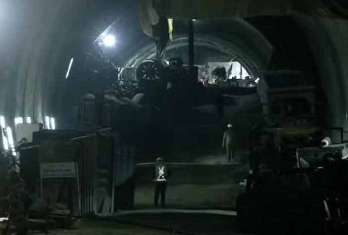 41 funcionários sobreviveram mais de duas semanas presos em desabamento de túnel na Índia