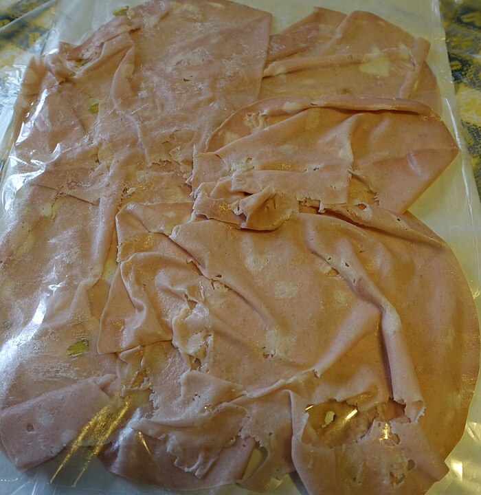 Nos últimos anos, pequenas produções de mortadela artesanal têm buscado agregar valor ao produto com ingredientes regionais e processos tradicionais.