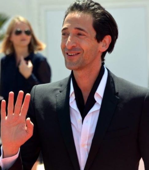 Adrien Brody já havia faturado o Globo de Ouro de Melhor Ator em filme de Drama pelo papel. Veja a trajetória do ator, que já viveu polêmica no Oscar!
