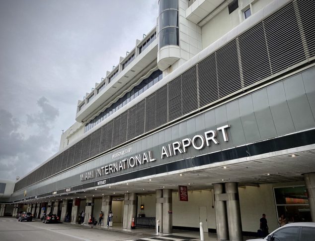 No Aeroporto Internacional de Miami, alguns voos tiveram que ser cancelados.-flickr - Sharon Hahn Darlin