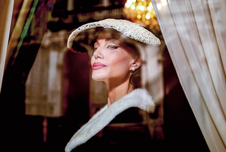 O último trabalho de Angelina foi em “Maria Callas”, em que interpretou a celebrada cantora de ópera greco-americana. O filme estreou nos cinemas brasileiros em janeiro de 2025.
