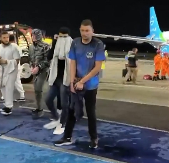 Durante o trajeto dos Estados Unidos ao Brasil, o avião chegou a enfrentar problemas técnicos e fez uma parada no Panamá. Mesmo assim, a tripulação decidiu seguir viagem sem substituir a aeronave.