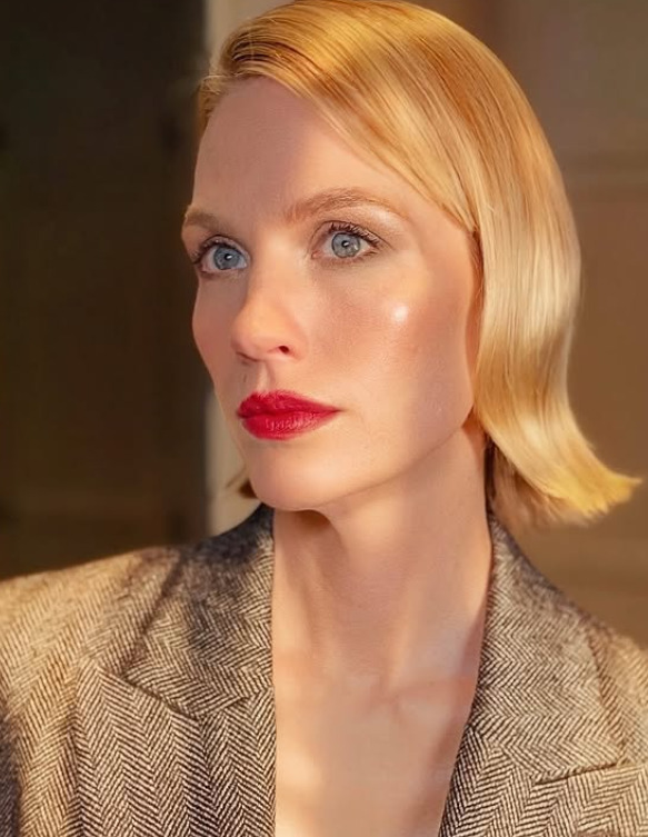 January Jones - Atriz americana, nascida em 5/1/1978, notabilizou-se pelo papel da mutante Emma Frost, uma das vilãs em X-Men. 