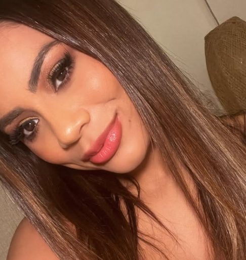 Léa Cristina Araújo da Fonseca, mais conhecida como Lexa, nasceu em 22 de fevereiro de 1995, no Rio de Janeiro.