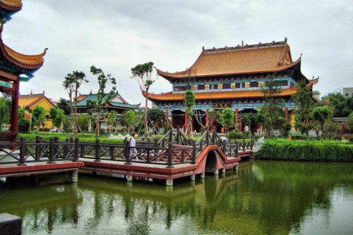 Mosteiro suspenso de Hanging, na China