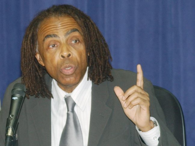 <p>Seu maior destaque na política, porém, viria como ministro da Cultura no governo Lula, função que exerceu de 2003 a 2008.</p>
