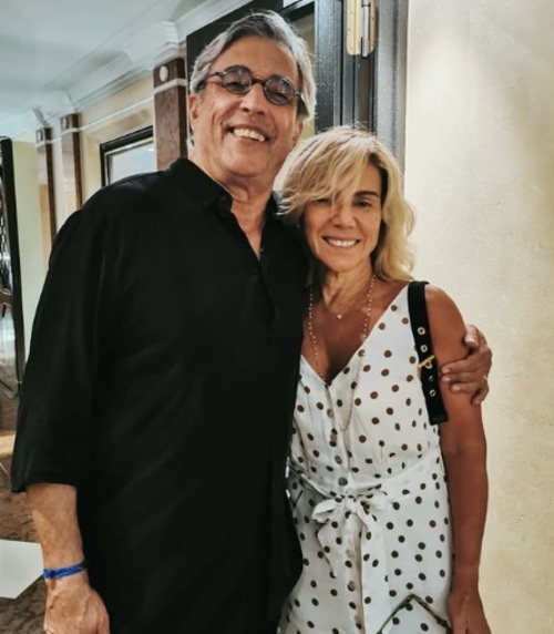 Na vida pessoal, Ivan foi casado com Lucinha Lins entre 1971 e 1982 . Do casamento nasceram JoÃ£o Lins e ClÃ¡udio Lins alÃ©m de adotarem Luciana Lins. Claudio tambÃ©m se tornou cantor. Depois Ivan se casou com ValÃ©ria Lins (foto).  -ReproduÃ§Ã£o Instagram