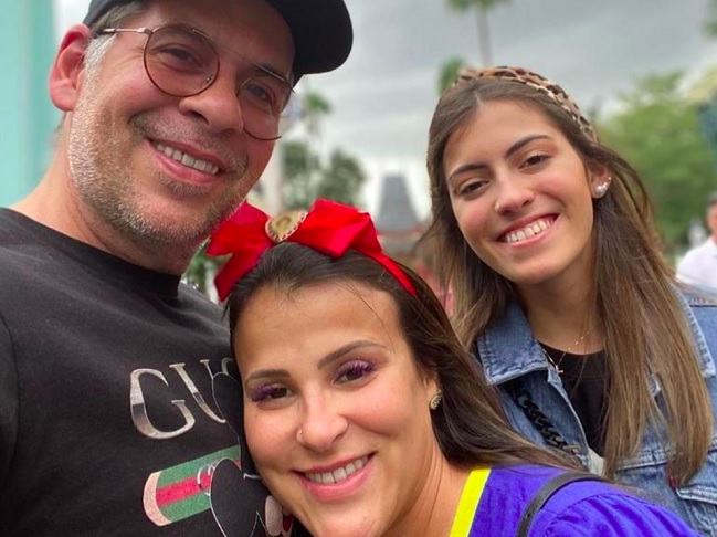 Desde 1998, Hassum Ã© casado com a empresÃ¡ria Karina Gomes, com quem tem uma filha, Pietra.
