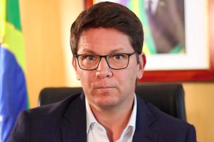 <p>Em 2022, Frias se filiou ao PL, mesmo partido de Bolsonaro. No dia 31 de março do mesmo ano, foi exonerado do cargo. Em 2022, foi eleito deputado federal por São Paulo. </p>
