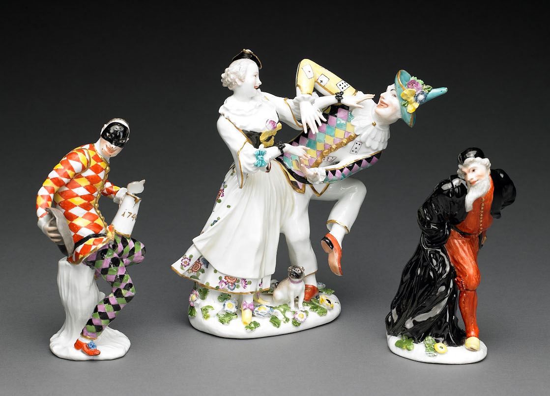 Em 1708, o  químico Johann Friedrich Böttger, da Saxônia, recriou a porcelana verdadeira, fundando a fábrica de Meissen. A primeira porcelana de pasta dura da Europa. A porcelana de Meissen dominou o estilo da porcelana europeia até 1756.
