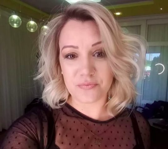 Mulher morre eletrocutada ao lavar calçada