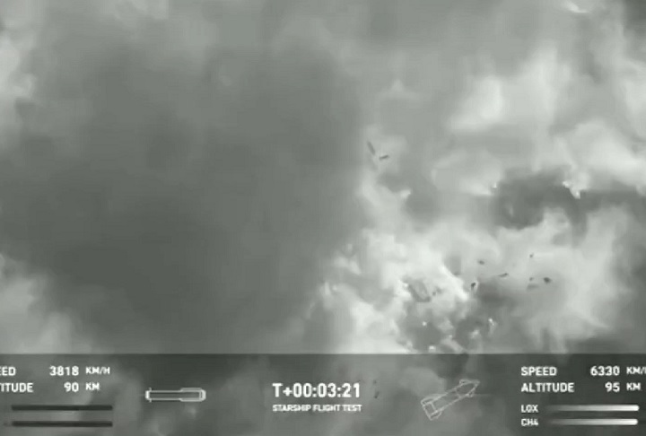 Em novembro/23, o Super Heavy (propulsor) explodiu, mas depois de se separar da nave.-reprodução/spacex