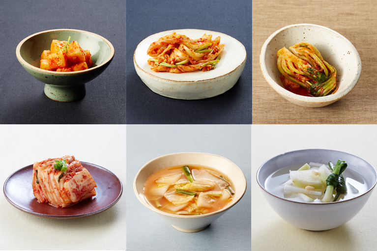 Coreia do Sul - Kimchi: Um prato icônico de vegetais fermentados, geralmente repolho ou nabo, temperado com pimenta vermelha em pó (gochugaru).
