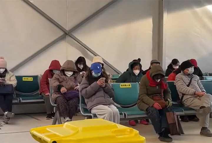 Entre o sintomas mais comuns do HMPV humano estão tosse, febre, congestão nasal e falta de ar, podendo evoluir para bronquite ou pneumonia em casos graves.-reprodução