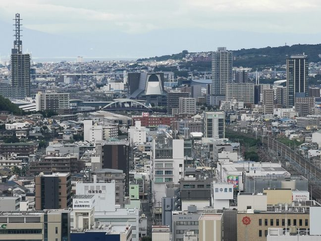 A cidade fica em Shizuoka, localizada a aproximadamente 174 quilômetros de Tóquio e aos pés do Monte Fuji.