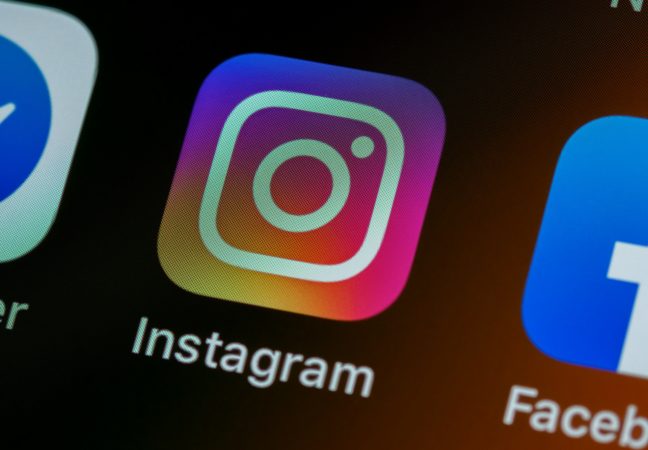 Perfis falsos são problema recorrente nas redes; saiba como se proteger