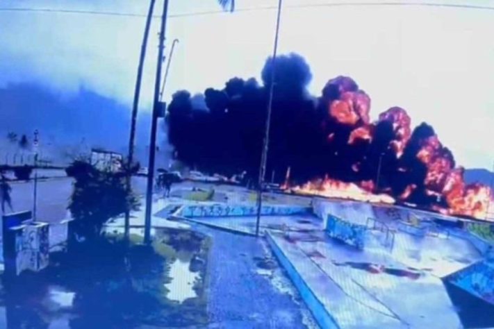 Avião explode em Ubatuba