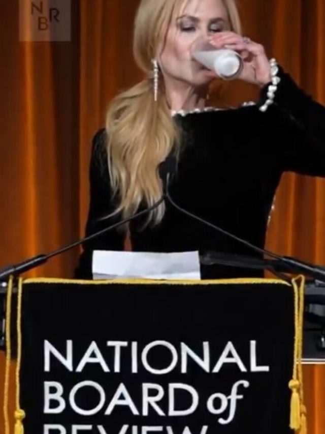 Nicole Kidman toma copo de leite de uma vez ao comemorar prêmio por ‘Babygirl’
