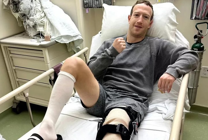 “Rompi meu ligamento cruzado anterior durante o treino e acabei de sair da cirurgia para susbtituí-lo. Eu estava treinando para uma luta de MMA no começo do ano que vem, mas agora isso atrasou um pouco. Ainda estou ansioso por isso depois que eu me recuperar. Obrigado a todos pelo amor e apoio”, escreveu Zuckerberg na legenda da foto.
