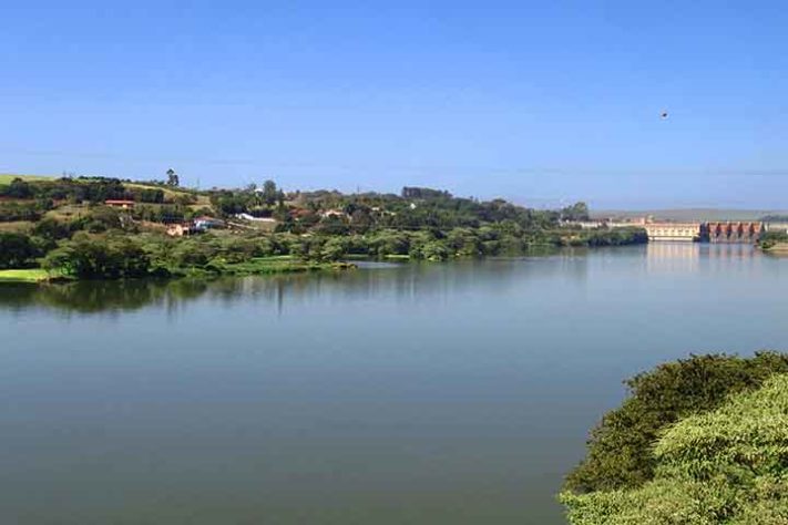 Barragem na cidade de Barra Bonita - Rio Tietê, São Paulo 