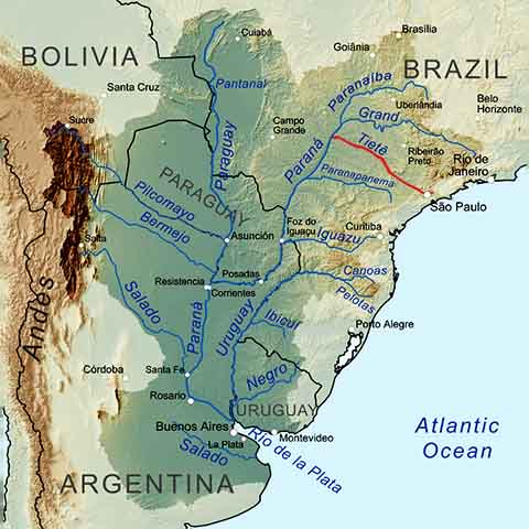Com 1.100 quilômetros de extensão, o Rio Tietê atravessa praticamente todo o Estado de São Paulo, de leste a oeste.