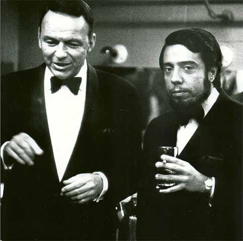 Sua mudanÃ§a para a AmÃ©rica do Norte se deu apÃ³s uma turnÃª com ninguÃ©m menos que Frank Sinatra, no mesmo ano do golpe militar no Brasil. 

