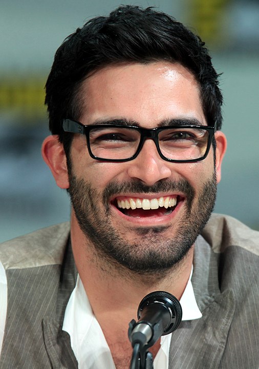 Tyler Hoechlin nasceu em 11 de setembro de 1987, na Califórnia, e ficou famoso exatamente em 