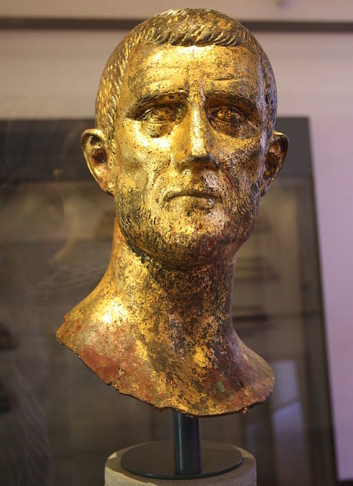 Fundada na antiguidade, Orléans foi originalmente um importante assentamento gaulês chamado Cenabum, antes de se tornar uma cidade romana chamada Aurelianum, em homenagem ao imperador romano Aureliano.