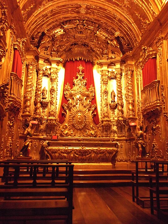 Historicamente, essas igrejas simbolizam o período do ouro no Brasil e a força da Igreja Católica na colonização. Elas foram centros de poder e ajudaram a moldar a sociedade da época. Muitas estão ligadas a importantes figuras da história brasileira.-Eugenio Hansen, OFS -  wikimedia commons 
