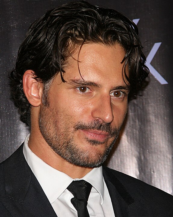 Joe Manganiello, nascido em 28 de dezembro de 1976, na Pensilvânia, é conhecido por seus papéis em 