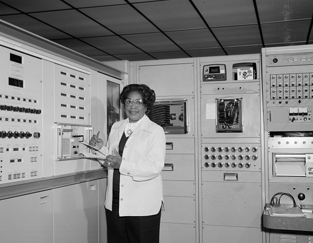 Afinal, também se dedicou a promover a inserção de mais mulheres nas áreas de ciência, tecnologia, engenharia e matemática, sendo uma defensora incansável das mulheres e das minorias na engenharia.