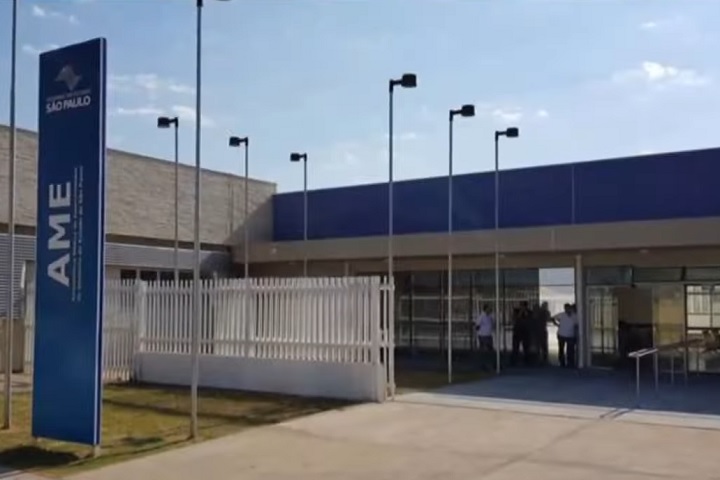 Os procedimentos, realizados em outubro de 2024, ainda não tiveram suas falhas esclarecidas. No total, 10 idosos perderam ou ficaram com a visão parcialmente comprometida.