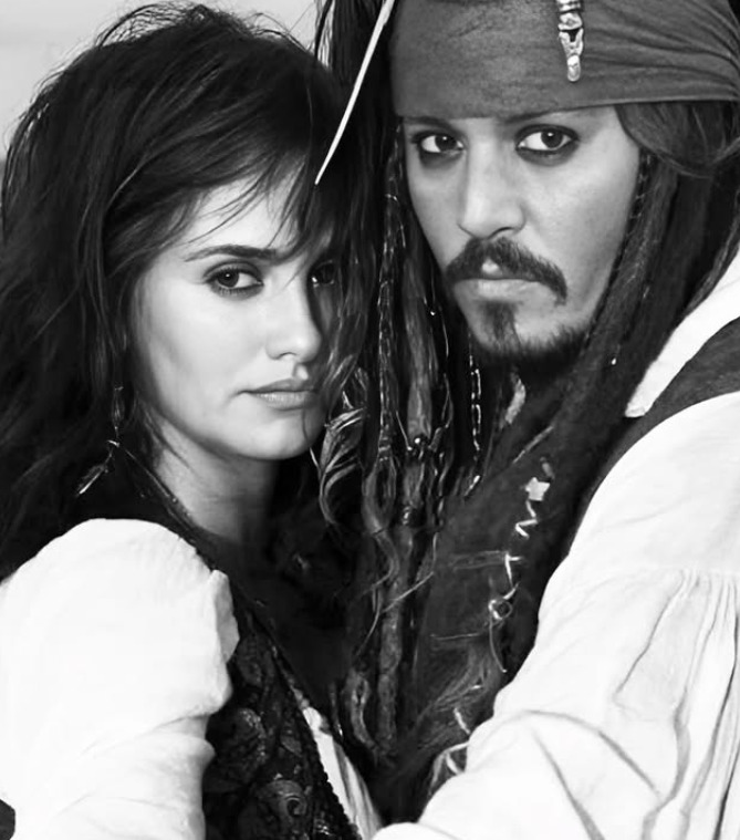 Depois, a dupla arrasou em ‘Piratas do Caribe: Navegando em Águas Misteriosas’ (foto) em 2011, dentro da franquia de sucesso em que Depp encarna o pirata Jack Sparrow, o personagem de maior sucesso de sua carreira. 