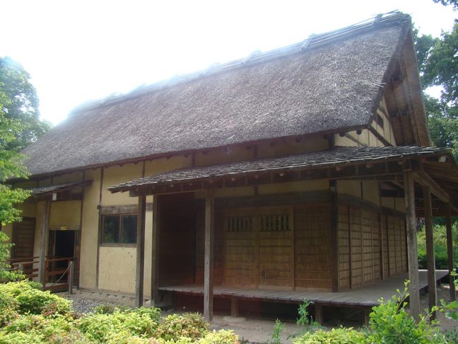 No Japão, a madeira foi um material essencial na arquitetura tradicional (casas 