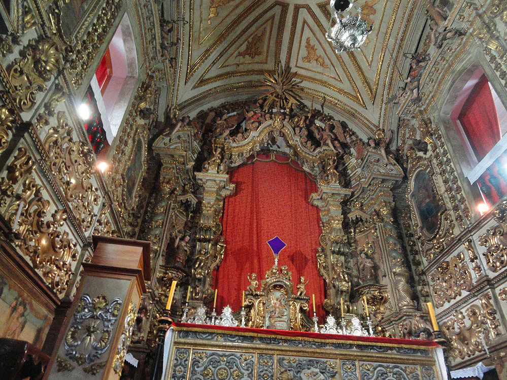 Basílica de Nossa Senhora do Pilar (Ouro Preto, 1733) – Considerada uma das igrejas mais ricas do Brasil, possui cerca de 400 quilos de ouro e prata em sua decoração.-Ricardo André Frantz -  wikimedia commons