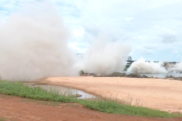 A ação foi precedida de vistorias em residências próximas à área de segurança, que abrangeu mais de 2.000 metros em ambos os lados do rio, nos municípios de Estreito (MA) e Aguiarnópolis (TO).