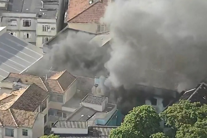 Segundo o Corpo de Bombeiros, o local funcionava sem licença da corporação, o certificado obrigatório que atesta segurança contra fogo. 