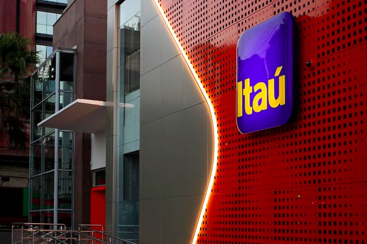 Apesar do crescimento de seu valor, o Itaú perdeu 11 posições, mas foi elogiado por suas inovações e 
