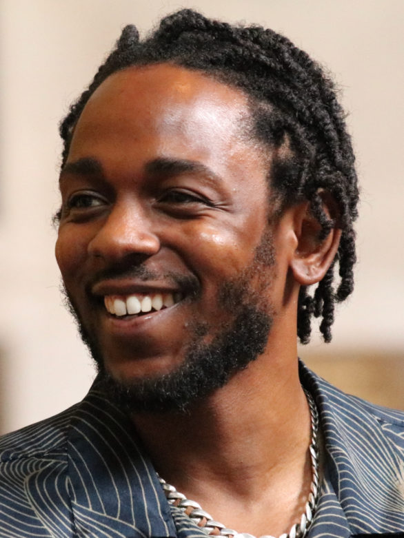 Kendrick Lamar nasceu em 17 de junho de 1987, em Compton, Califórnia. Seu nome completo é Kendrick Lamar Duckworth. Lamar é considerado um dos rappers mais influentes e respeitados da atualidade, conhecido por suas letras profundas e contribuições para a cultura do hip-hop. 