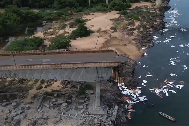 A ponte que conectava os estados do Maranhão e Tocantins desde 1960 desabou no dia 22 de dezembro de 2024.