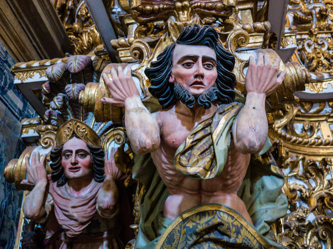 Outro ponto é que o ouro muitas vezes está misturado com vernizes, tintas e outros materiais, tornando inviável sua extração sem causar danos irreparáveis. Assim, o verdadeiro valor desse ouro está no seu papel na história, na arte e na cultura do Brasil.-Francisco Osorio  wikimedia commons 