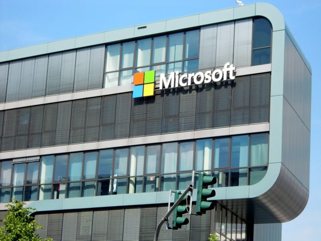 2º) Microsoft - Valor de mercado: 461,1 bilhões (aumento de 35% em relação a 2024).