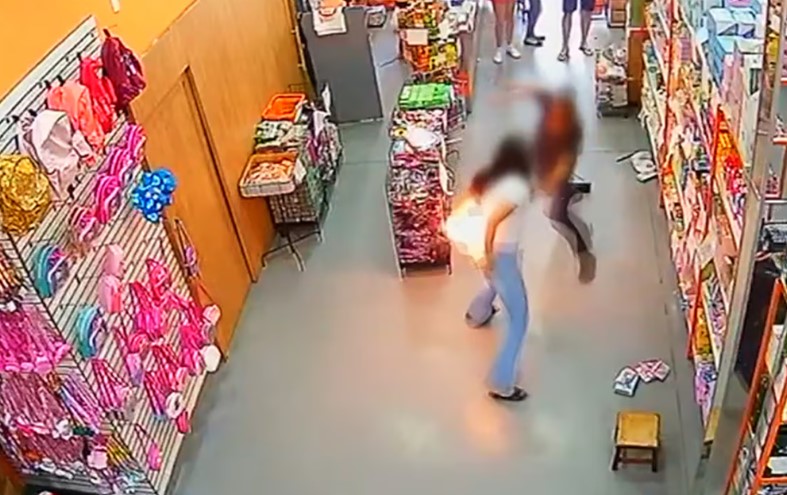 Celular explode no bolso de mulher em Anápolis, Goiás