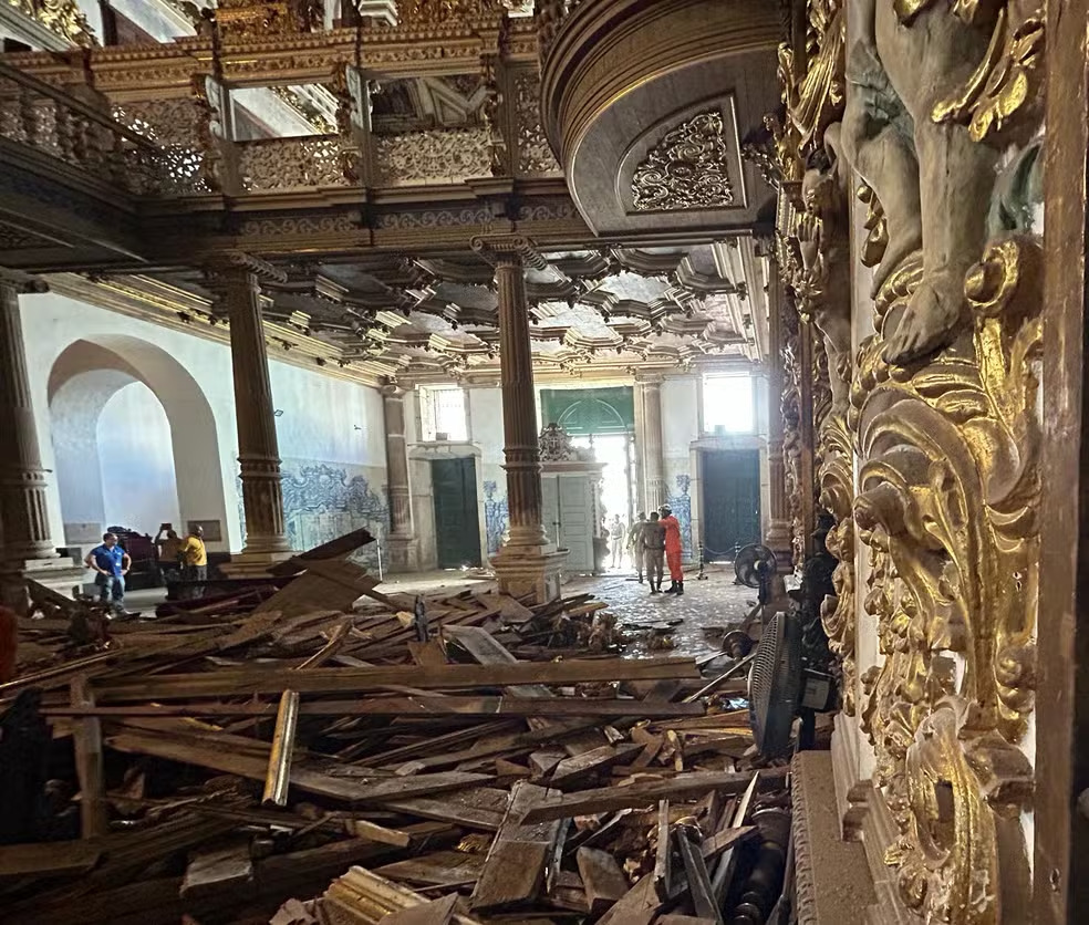 O recente desmoronamento de parte do teto da Igreja da Ordem Primeira de SÃ£o Francisco, conhecida como 