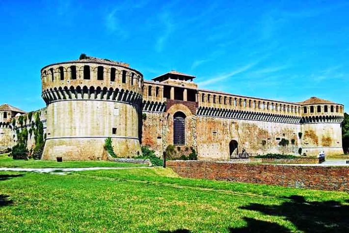 De Rocca Sforzesca em Imola. - Imola cidade desenhada por Leonardo da Vinci - Imagem de maya_tanase por Pixabay
